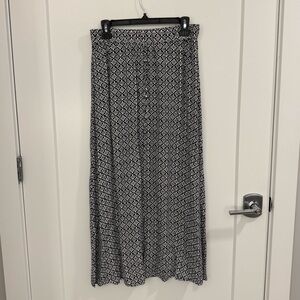 NWT Black & White Elastic Waist Loft Skirt
